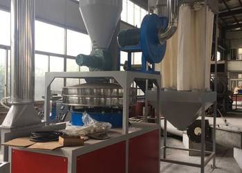 Pulweryzator do PVC model SMP 800  z dodatkowymi nożami wydajność do 500kg