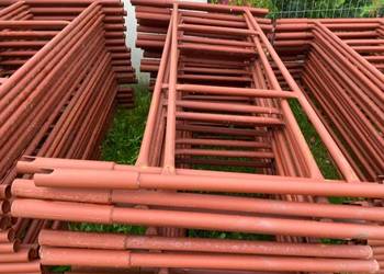 rusztowanie warszawskie wynajem. podesty. winda dekarska