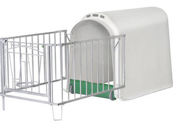 Domek dla cieląt pojedynczy CalfOTel Plus z 4-częściowym wygrodzeniem z pr…