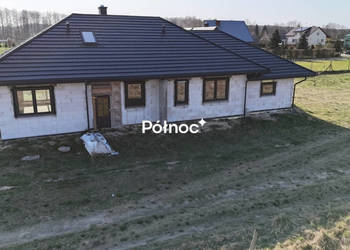 Dom w stanie surowym zamkniętym – Zarzecze