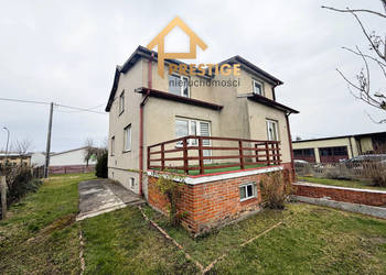 Przestronny dom z ciekawą bryłą w Kazimierzu Biskupim-do własnej aranżacji