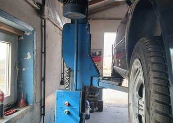 Podnośnik dwukolumnowy