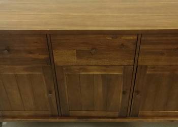 Komoda-kredens z drewna IKEA HEMNES - witryna - regał - konsolka