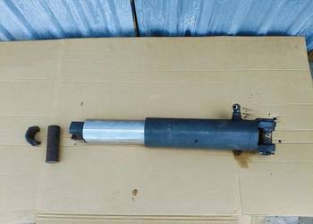 Claas Axion 840 C-Matic 2013r 240KM A09 Siłownik podnośnika TUZ tył