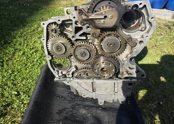 Blok Silnika Vw T5 2.5 TDI  BNZ  070 103 021L  uszkodzony