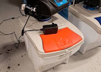 Syndyk sprzeda Udział w Automatycznym zmiękczaczu wody 2szt.