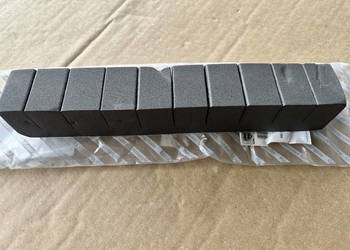 PIANKA WYEPELNIENIE ZDERZAKA PRZÓD FIAT 500X 68073564AA