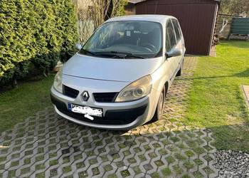 Sprzedam renault scenik 2 z 2007 rok.      Na części lub w   całości  pękni