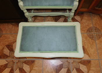 Miętowa Pufka stolik shabby