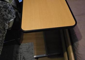 Sprzedam łóżko Rehabilitacyjne  z  materacami  przeciw odleżynowy  i stolik