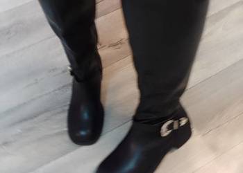 (42/43) Czarne Kozaki biznesowe ze zdobieniem, NOWE