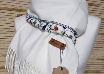 Piękny szal boho haft 50%kaszmir 50% wełna duży rozmiar 200x70 cm biały