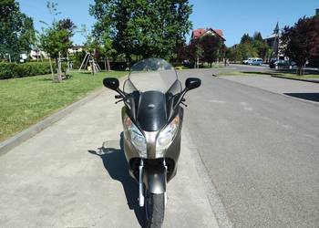 Honda S Wing 125 zadabana