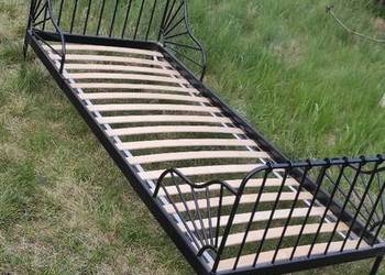 Łóżko jednoosobowe