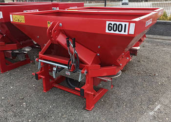 Nowy Rozsiewacz do nawozów Strumyk 600 litrów #3 Transport