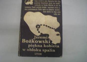 Piękna kobieta w obłoku spalin - BOŻKOWSKI JEREMI  FA