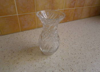 Kryształ PRL wazonik  wys. 18cm.