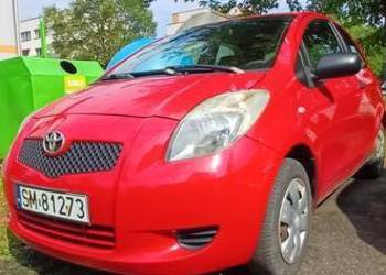 Toyota Yaris II 2007 bezyna 998cm3 manualna skrzynia biegów czerwona 3999zł