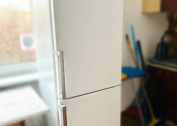 Duża lodówka Gorenje z funkcją Multiflow 360