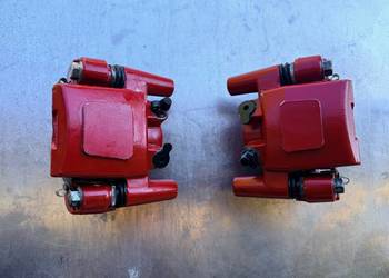 ZACISKI HAMULCOWE PRZÓD  LIGIER MICROCAR CZERWONE ORYGINAŁ