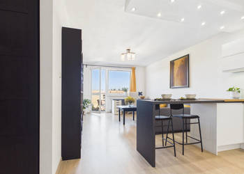 Jasne mieszkanie z widokiem na las /2 pokoje / 46 m²/ winda/ balkon