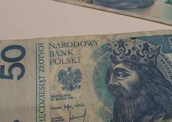 Banknoty z6-oma jednakowym cyframi
