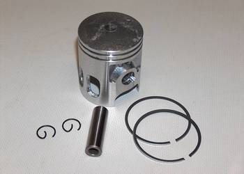 TŁOK (komplet tłokowy) 49,70 mm DT 80 LC 85-97 RD 80 LC 83-86