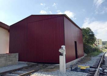 Blaszana montowana hala 8×9 m – brązowa