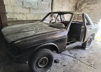 Mercedes 123 beczka skrócony ciekawy projekt do ukończenia.