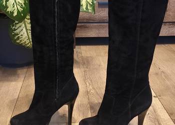 Czarne eleganckie zamszowe kozaki ALDO