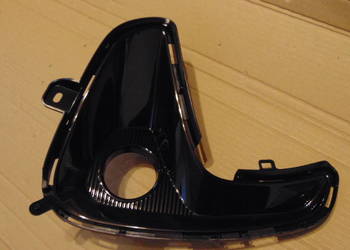Toyota Yaris kratka zderzaka lewa 52113-0D160