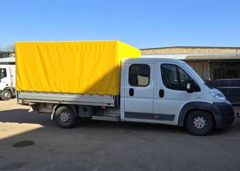 Plandeki i stelaże do samochodów dostawczych