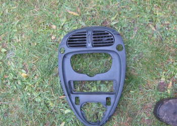 Ramka kokpitu centralna deski rozdzielczej radia Citroen Xsara Picasso 99-