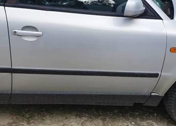 passat b5 drzwi prawy przód LB7Ż