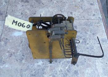 M060 Mechanizm starego zegara ściennego cztery młotki