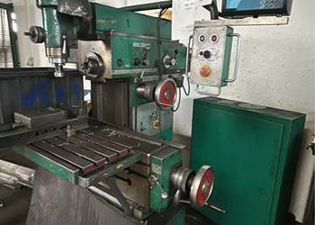 Frezarka Avia FND 32 z osprzętem, podzielnica , stół obrotowy