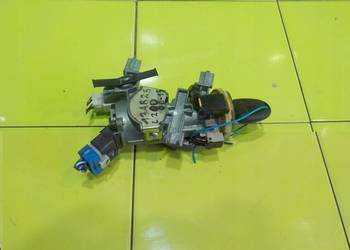 MITSUBISHI L200 IV 2.5 DID 06r 5D stacyjka z kluczykiem