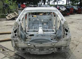 PAS TYLNY TYŁ WANNA 070 TOYOTA PRIUS III LIFT