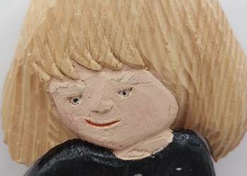 OZDOBA DREWNIANA PŁASKORZEŹBA DZIEWCZYNKA OZDOBA DREWNIANA PŁASKORZEŹBA DZIEWCZYNKA