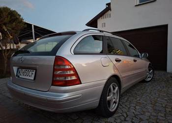 Mercedes c klasa 2,2 CDI automat sprzedam zamienie