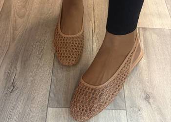 (40) Beżowe, siateczkowe baleriny wieczorowe z odkrytą Pięta, Nowe