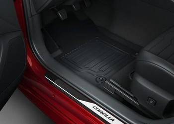 TOYOTA Corolla Dywaniki gumowe komplet czarne PW210-02012 OE