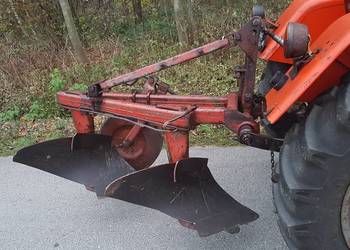 Pług 2-skibowy Duży Grudziądz na wysokiej słupicy bardzo ładny stan.