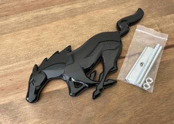 Nowy czarny emblemat Mustang przykręcany