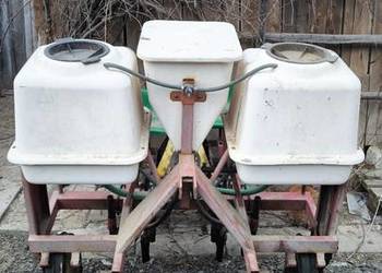 Sadzarka do rozsady warzyw 2 sekcyjna tarczowa z podsiewaczem nawozów