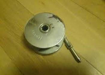 Kabestan fałowy Lewmar do fałów stalowych.