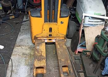 Wózek elektryczny Still EGV 12 uszkodzony