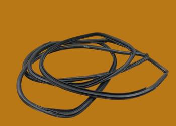 USZCZELKA DRZWI PRAWY LEWY TYŁ KAROSERYJNA KOMBI T27 KPL Toyota Avensis III