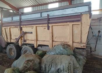 Rozrzutnik przyczepa Leboulch Jeantil objetosciowa