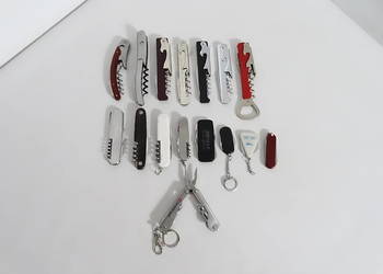 Zestaw akcesoriów kelnerskich i multitoole 16 sztuk - Kolekcja